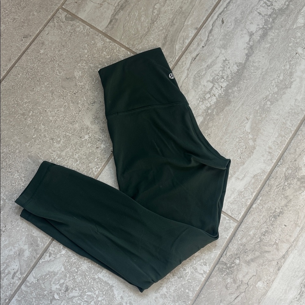 Women’s green Lululemon leggings size 8